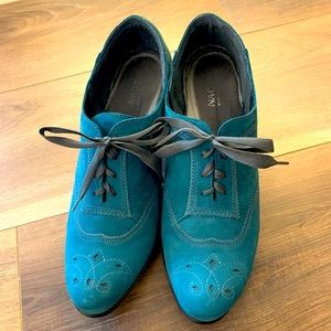 Naot Rubino Oxford Heels sz 9